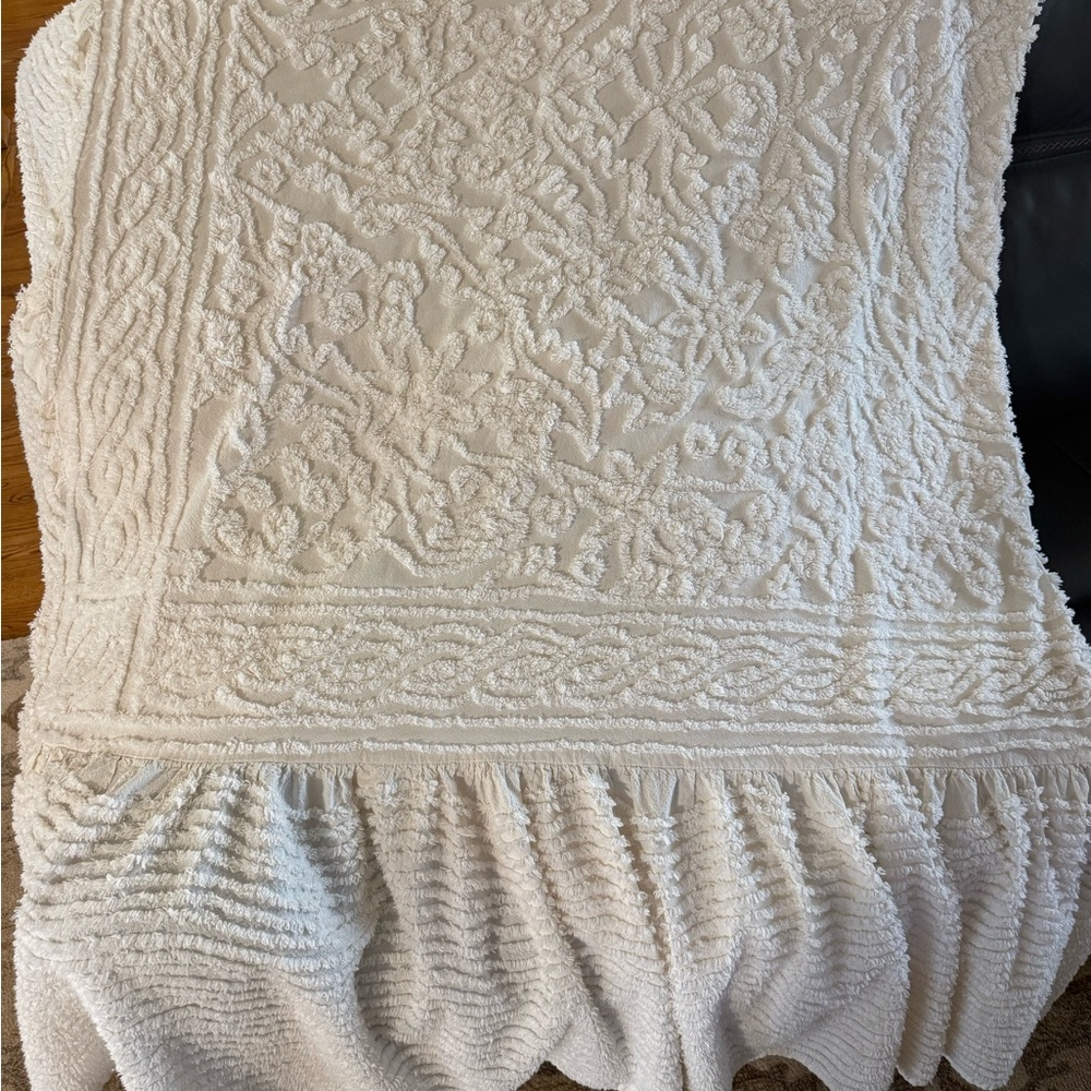 Classic creme~ Chenille Bedspread with Textured Floral Design